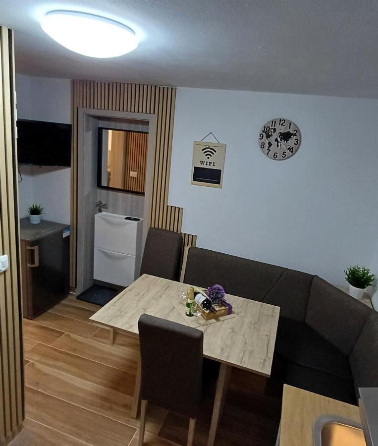 Apartmaji Stars Mavcice Екстер'єр фото